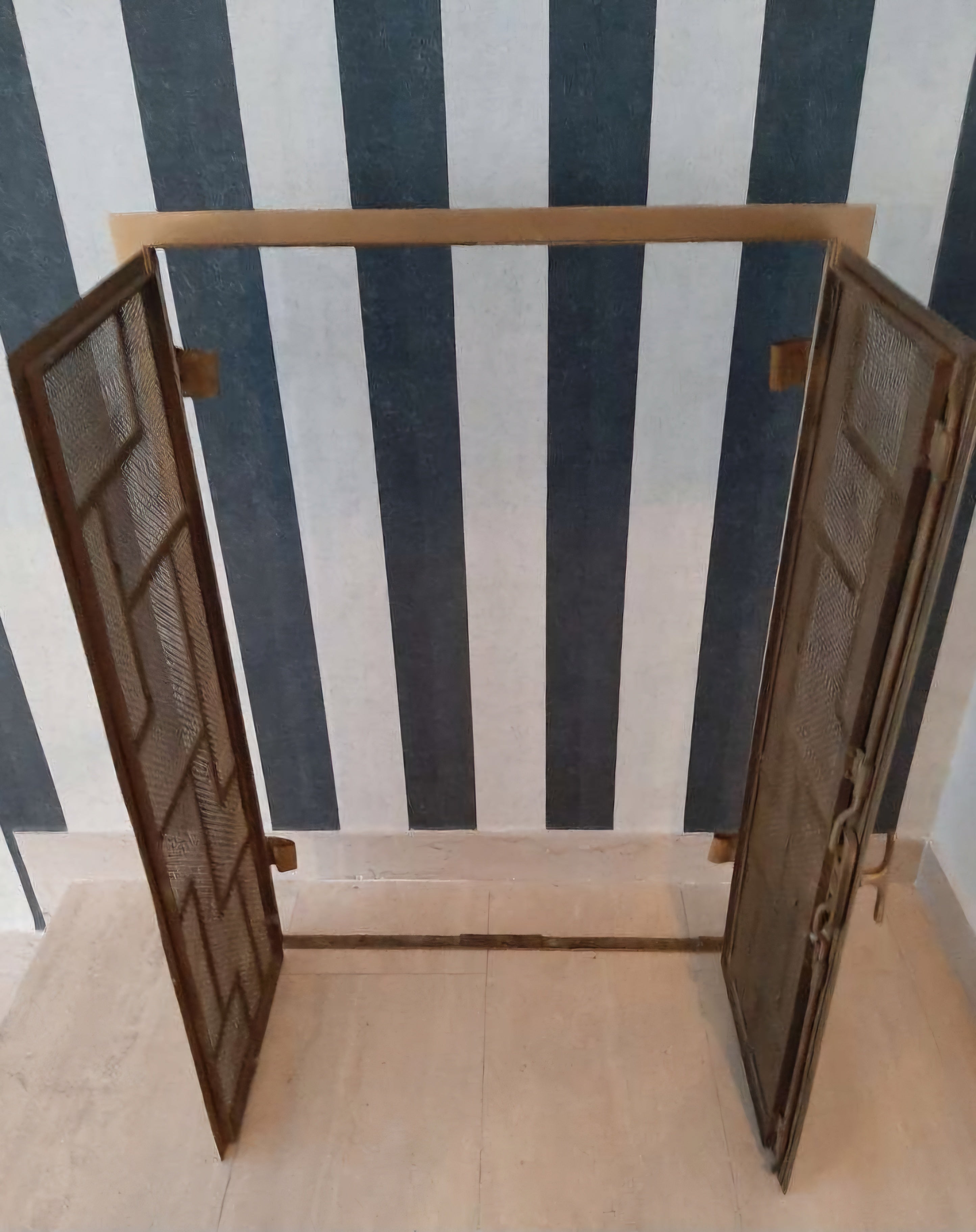Josef Hoffmann Brass Fireplace Protection Screen – Wiener Werkstätte, Unused